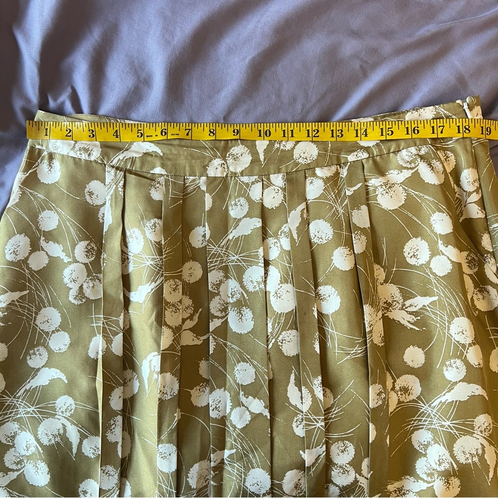 Boden Limited Edition Mustard and White Floral Pleated Silk Skirt - Size 14 EUC - Picture 4 of 8